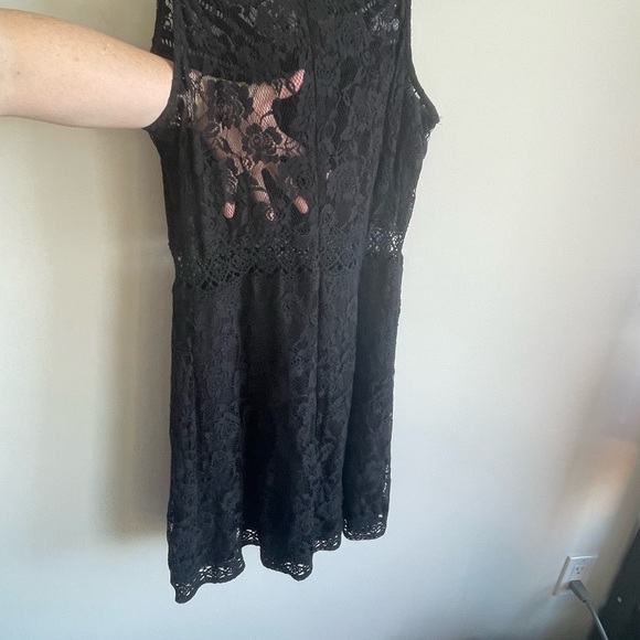 Black Lace Skater Dress - Picture 5 of 6